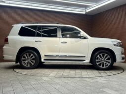 2019 TOYOTA LAND CRUISER ZX READY FOR IMPORT TO KENYA full