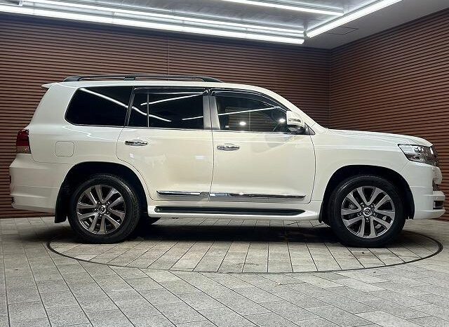 2019 TOYOTA LAND CRUISER ZX READY FOR IMPORT TO KENYA full