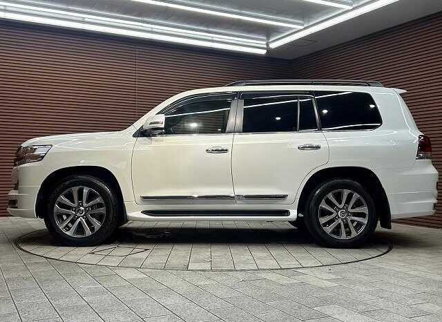 2019 TOYOTA LAND CRUISER ZX READY FOR IMPORT TO KENYA full