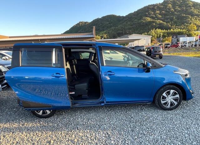 2018 Toyota Sienta full