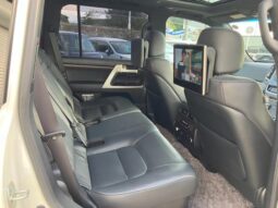 2018 TOYOTA LAND CRUISER ZX READY FOR IMPORT TO KENYA full