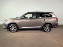 2018 MITSUBISHI OUTLANDER READY FOR IMPORT TO KENYA full