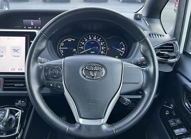 2018 TOYOTA VOXY HYBRID V READY FOR IMPORT TO KENYA full