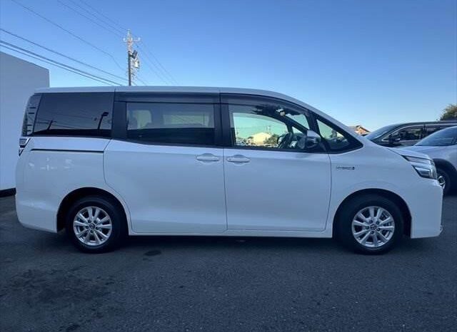 2018 TOYOTA VOXY HYBRID V READY FOR IMPORT TO KENYA full