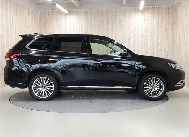 2019 MITSUBISHI OUTLANDER PHEV READY FOR IMPORT TO KENYA full