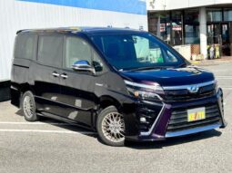 2018 TOYOTA VOXY HYBRID READY FOR IMPORT TO KENYA full