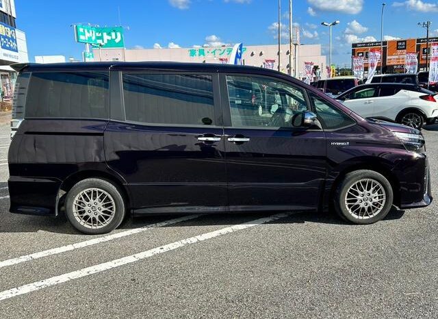 2018 TOYOTA VOXY HYBRID READY FOR IMPORT TO KENYA full