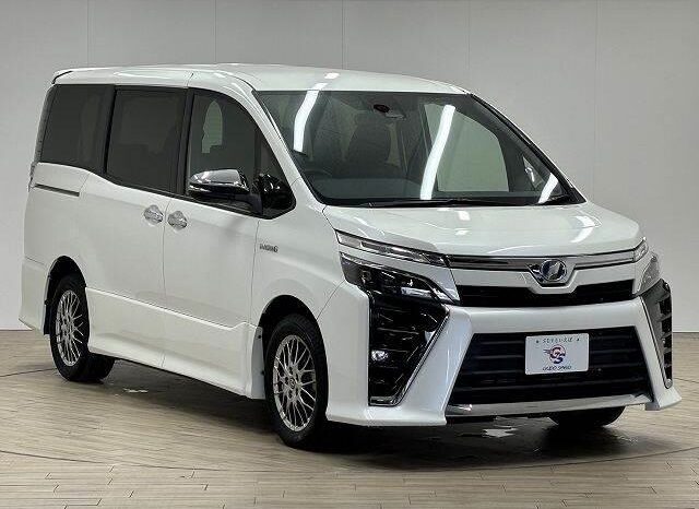 2018 TOYOTA VOXY HYBRID ZS READY FOR IMPORT TO KENYA full