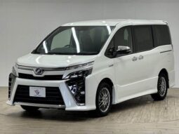 2018 TOYOTA VOXY HYBRID ZS READY FOR IMPORT TO KENYA full