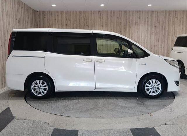 2018 Toyota Noah Import to Kenya full