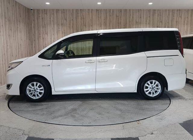 2018 Toyota Noah Import to Kenya full