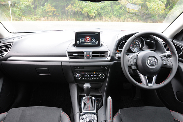 Mazda Axela interior