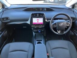 2019 TOYOTA PRIUS S FOR SALE IN NAIROBI KENYA full