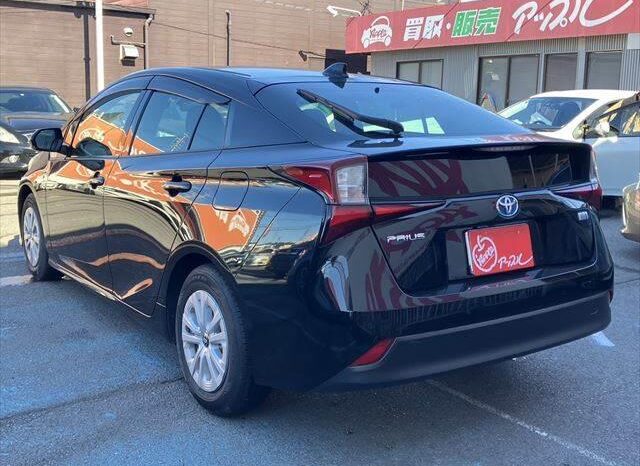 2019 TOYOTA PRIUS S FOR SALE IN NAIROBI KENYA full