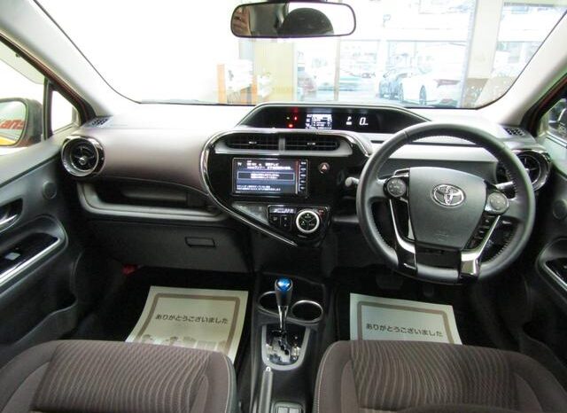 2018 TOYOTA AQUA FOR SALE IN KENYA full