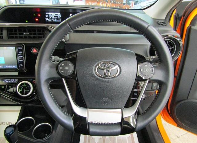 2018 TOYOTA AQUA FOR SALE IN KENYA full