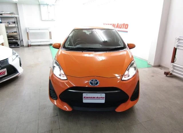 2018 TOYOTA AQUA FOR SALE IN KENYA full