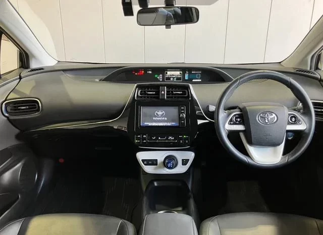 2018 TOYOTA PRIUS S TOURING SELECTION FOR SALE IN NAIROBI KENYA full