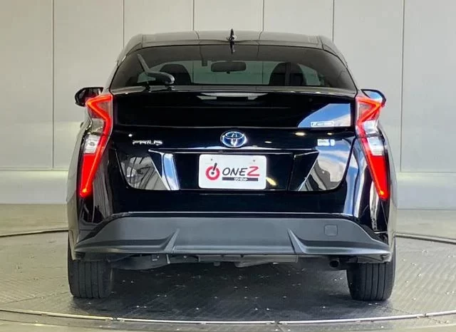 2018 TOYOTA PRIUS S TOURING SELECTION FOR SALE IN NAIROBI KENYA full