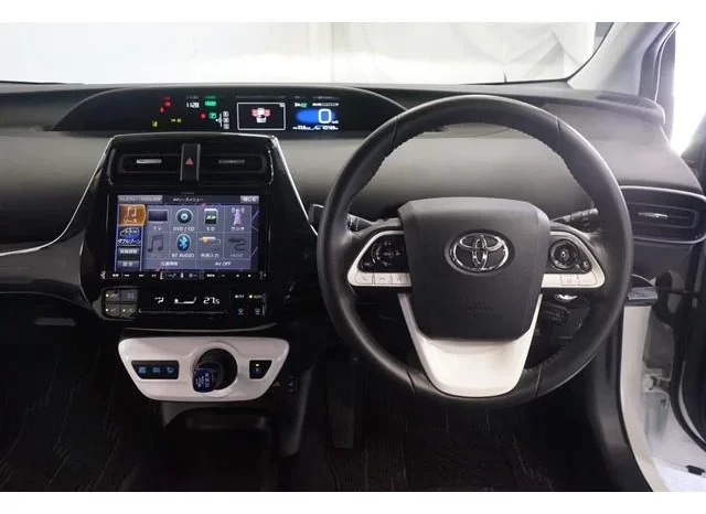 2018 TOYOTA PRIUS FOR SALE IN KENYA full