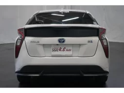 2018 TOYOTA PRIUS FOR SALE IN KENYA full