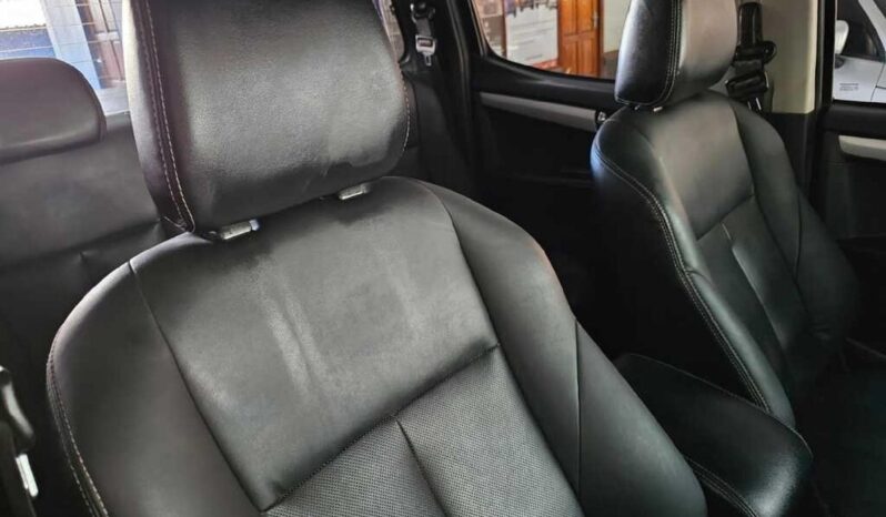 2018 Isuzu D-Max 300 LX 4×4 Double-Cab For Sale in Kenya full