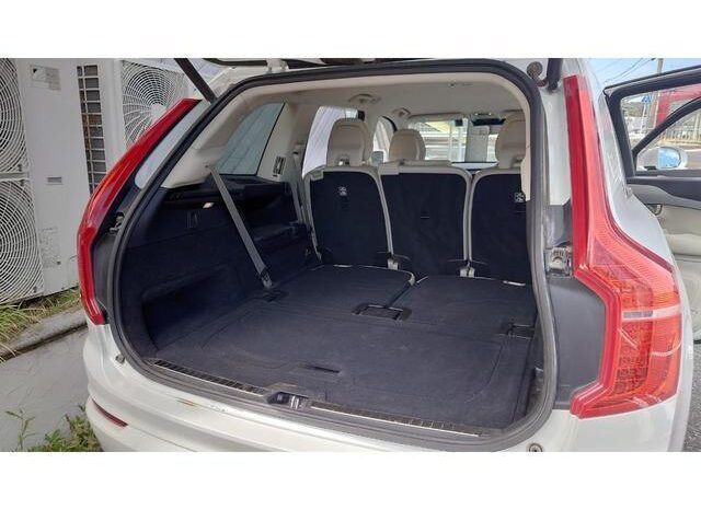 2019 VOLVO XC90 D5 AWD MOMENTUM FOR SALE IN KENYA full