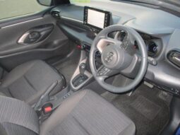 2021 TOYOTA YARIS HYBRID FOR SALE IN NAIROBI KENYA full