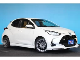 2020 TOYOTA YARIS HYBRID Z FOR SALE IN KENYA full