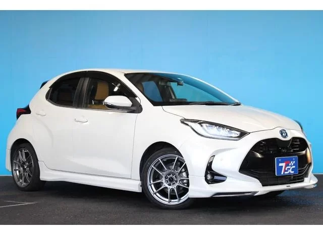 2020 TOYOTA YARIS HYBRID Z FOR SALE IN KENYA full