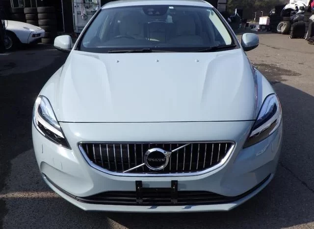 2018 VOLVO V40 T3 INSCRIPTION FOR SALE IN KENYA full