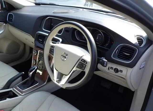 2018 VOLVO V40 T3 INSCRIPTION FOR SALE IN KENYA full