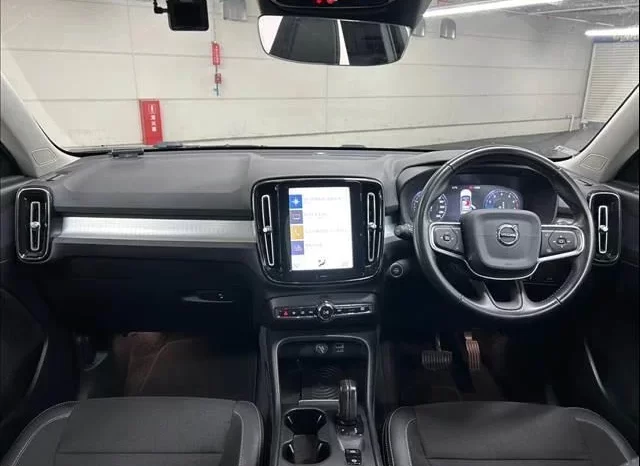 2018 VOLVO XC40 T4 AWD MOMENTUM FOR SALE IN NAIROBI KENYA full