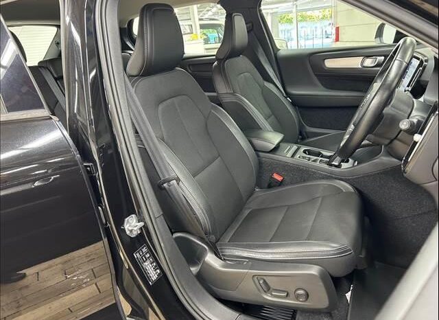 2018 VOLVO XC40 T4 AWD MOMENTUM FOR SALE IN NAIROBI KENYA full