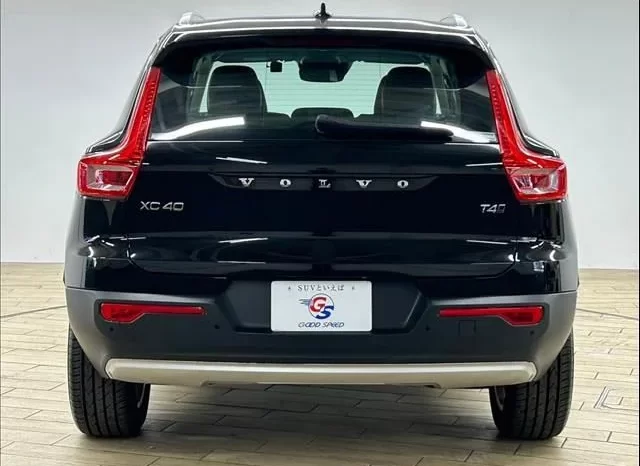 2018 VOLVO XC40 T4 AWD MOMENTUM FOR SALE IN NAIROBI KENYA full