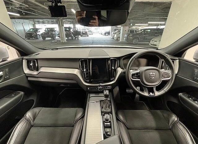 2019 VOLVO XC60 D4 AWD R DESIGN FOR SALE IN NAIROBI KENYA full
