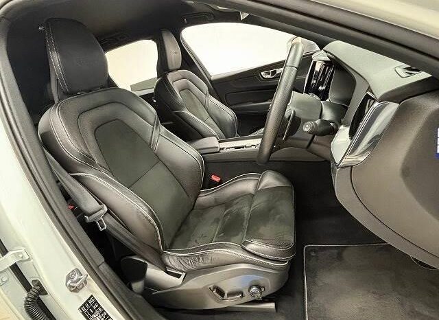 2019 VOLVO XC60 D4 AWD R DESIGN FOR SALE IN NAIROBI KENYA full