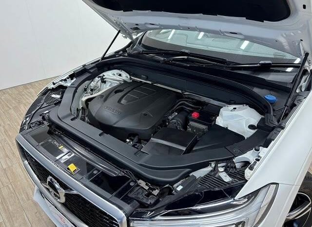 2019 VOLVO XC60 D4 AWD R DESIGN FOR SALE IN NAIROBI KENYA full