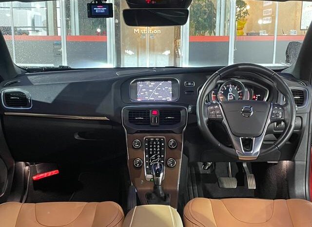 2018 VOLVO V40 CROSS COUNTRY T5 AWD SUMMUM FOR SALE IN KENYA full