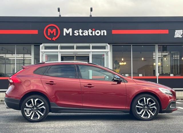 2018 VOLVO V40 CROSS COUNTRY T5 AWD SUMMUM FOR SALE IN KENYA full