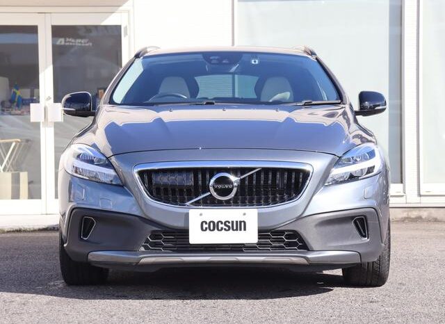 2019 VOLVO V40 CROSS COUNTRY D4 SUMMUM FOR SALE IN KENYA full
