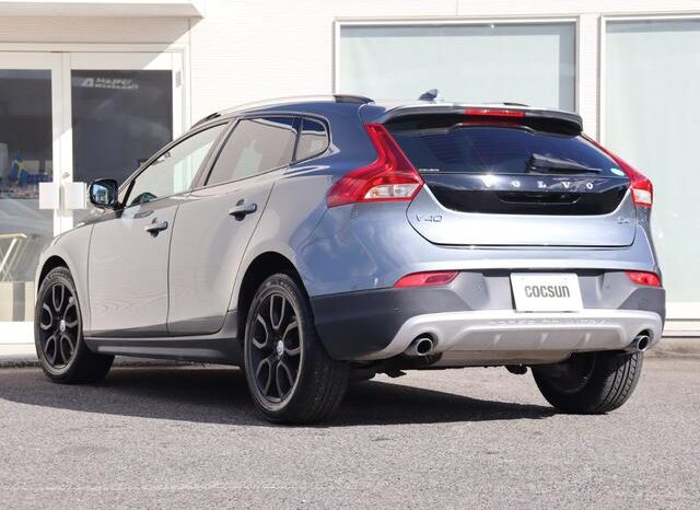 2019 VOLVO V40 CROSS COUNTRY D4 SUMMUM FOR SALE IN KENYA full
