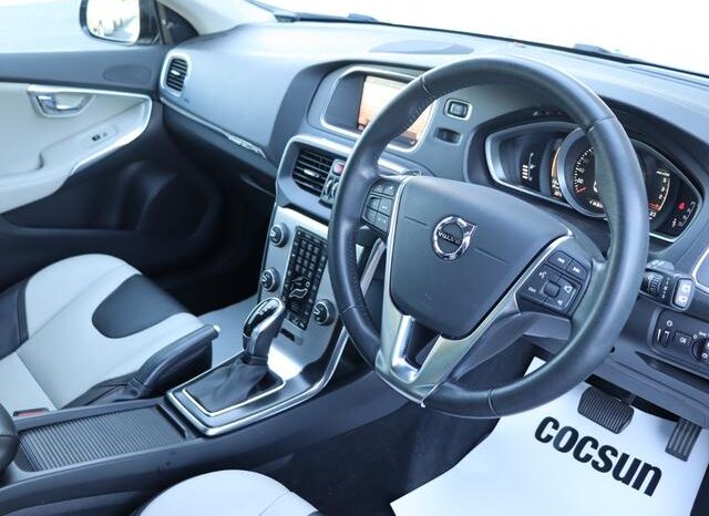 2019 VOLVO V40 CROSS COUNTRY D4 SUMMUM FOR SALE IN KENYA full