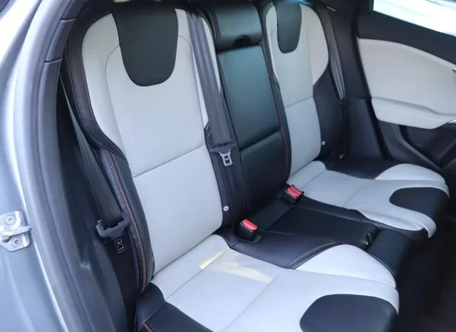 2019 VOLVO V40 CROSS COUNTRY D4 SUMMUM FOR SALE IN KENYA full