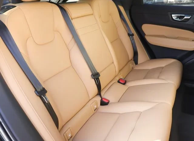 2018 VOLVO XC60 T5 AWD MOMENTUM FOR SALE IN KENYA full