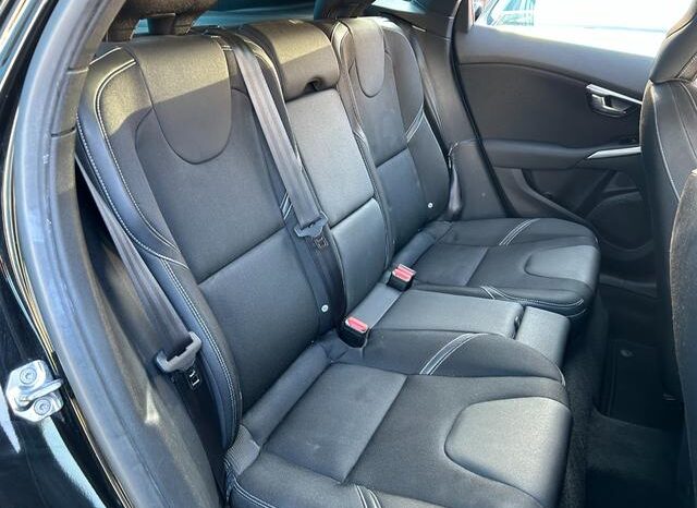 2018 VOLVO V40 D4 DYNAMIC EDITION FOR SALE IN KENYA full