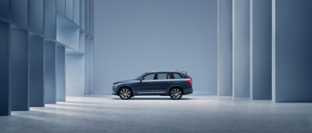 Side profile of the 2025 XC90