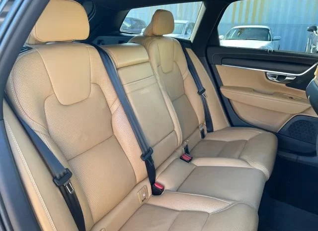 2019 VOLVO V90 CROSS COUNTRY D4 AWD FOR SALE IN KENYA full