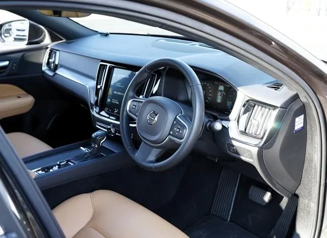 2018 VOLVO V60 T5 MOMENTUM FOR SALE IN KENYA full