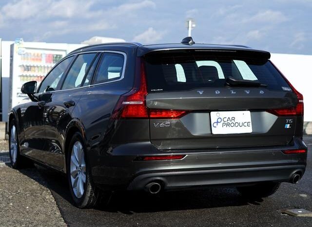 2018 VOLVO V60 T5 MOMENTUM FOR SALE IN KENYA full